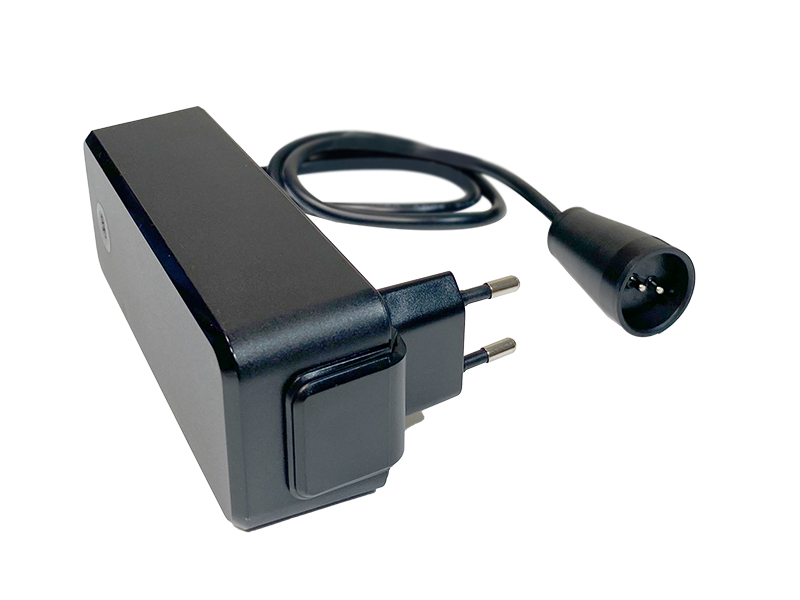 JuCad Powerpack Ladegerät mit Magnetstecker